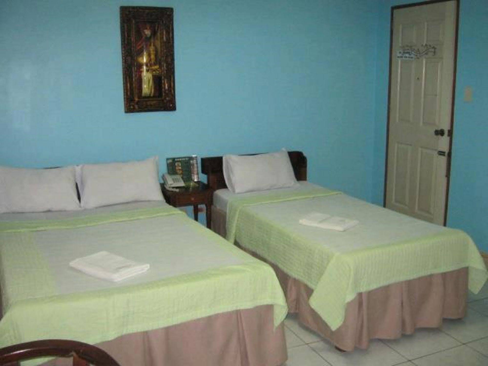 Liberty Park Pension Puerto Princesa Екстер'єр фото